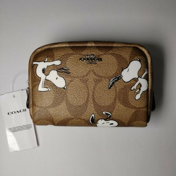 Coach Handbags - Coach X Peanuts Mini Boxy Cosmetic Case Snoopy C4595